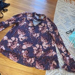 Beautiful floral bell sleeve blouse